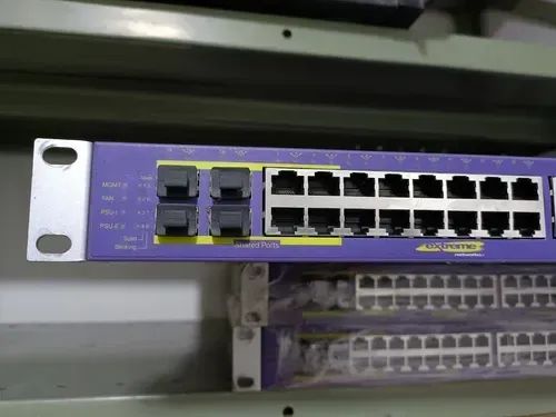 Switch Summit X400 - 48t Gerenciável Adaptive Gigabit / 10gb