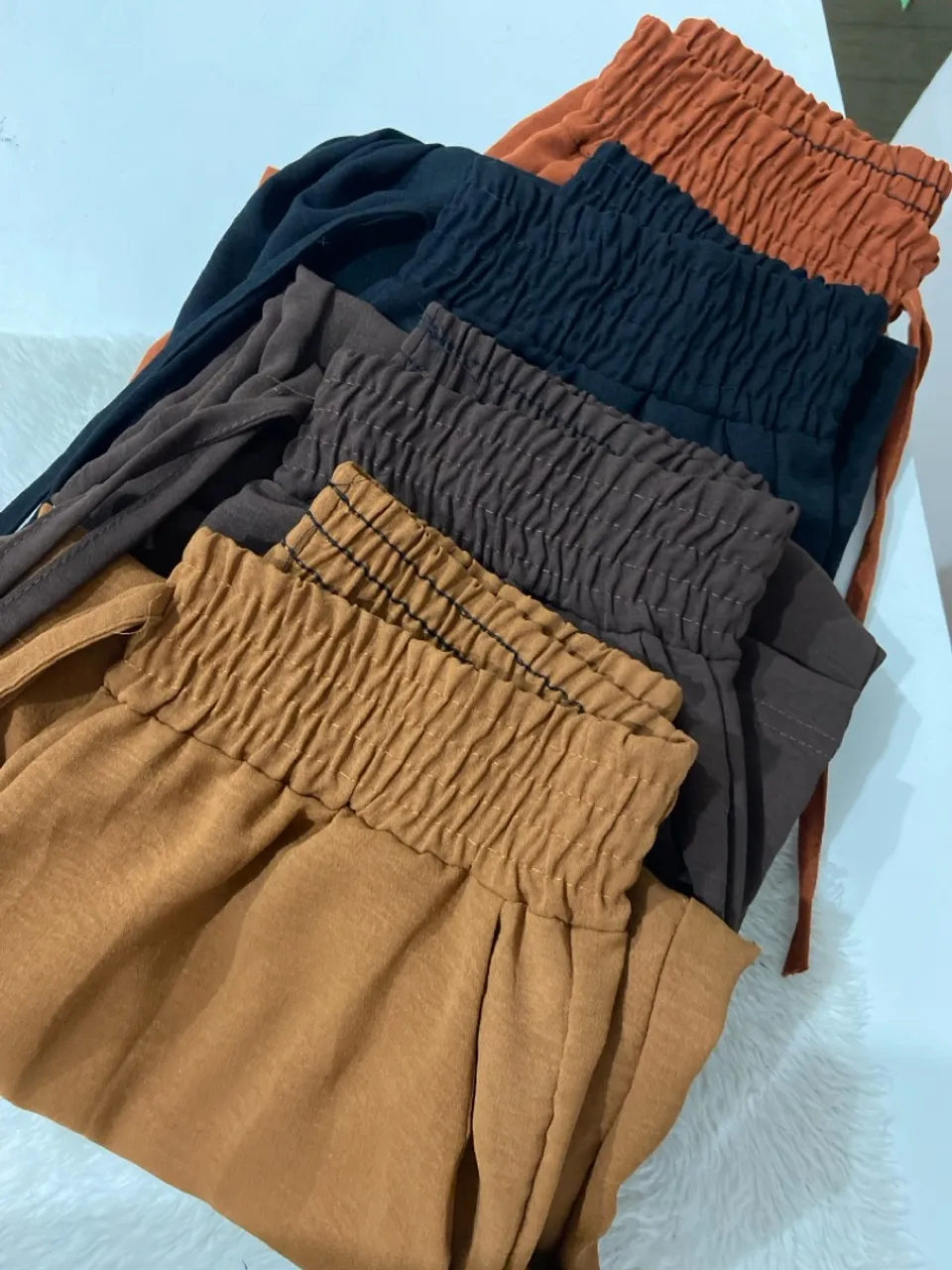 Calças Femininas Confortáveis e Elegantes - Diversas Cores