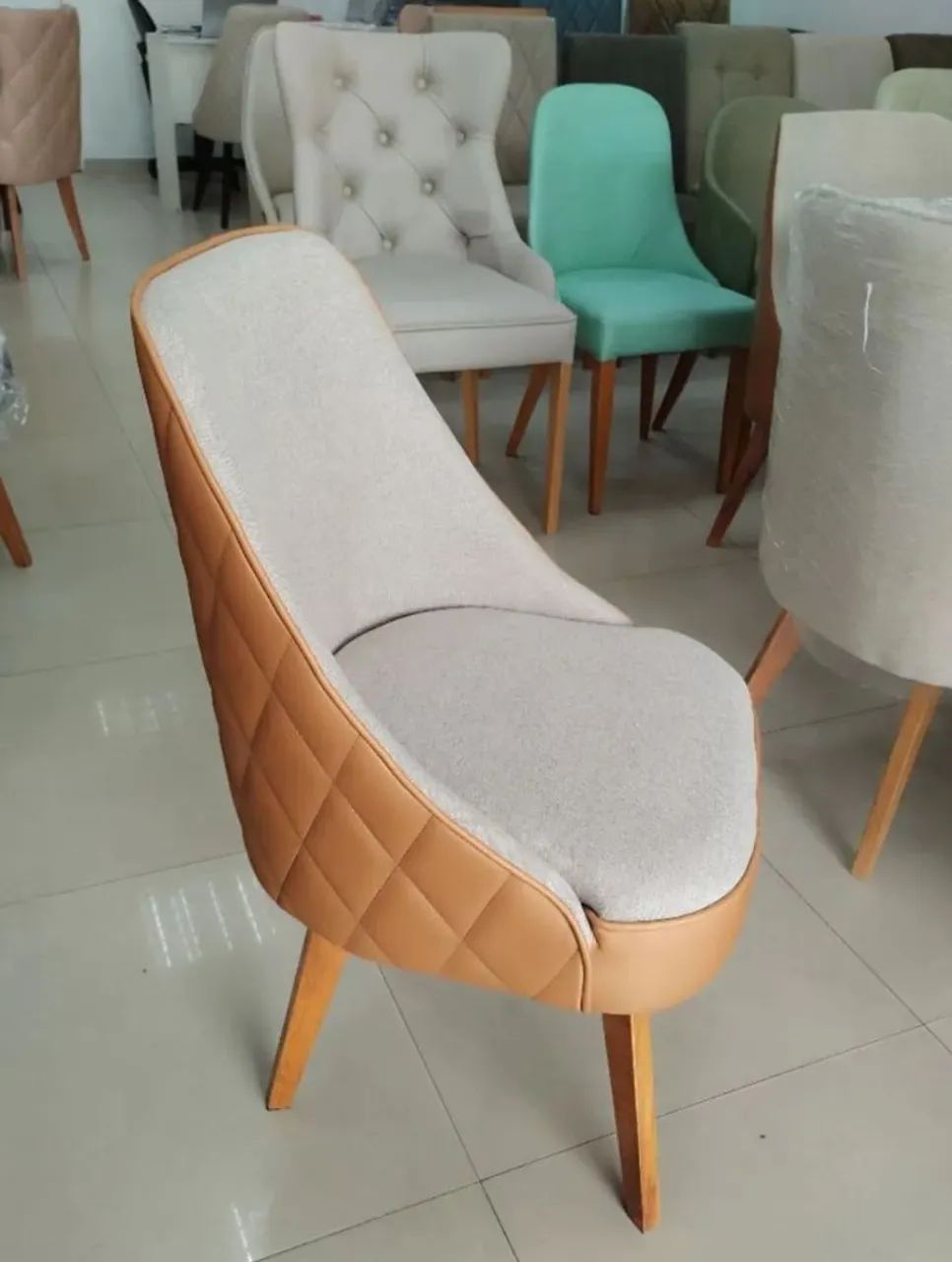 Cadeira Com Design Moderno   ( Valores a Consultar )