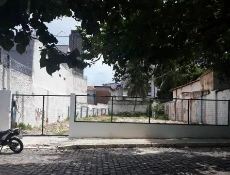 Terreno murado para aluguel com 455 metros quadrados em Petrópolis - Natal - RN