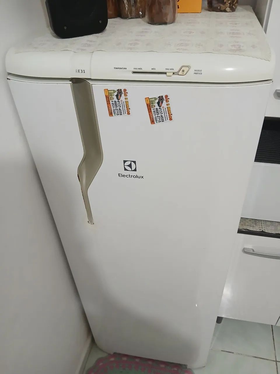 Geladeira Eletrolux 240l branca 127V