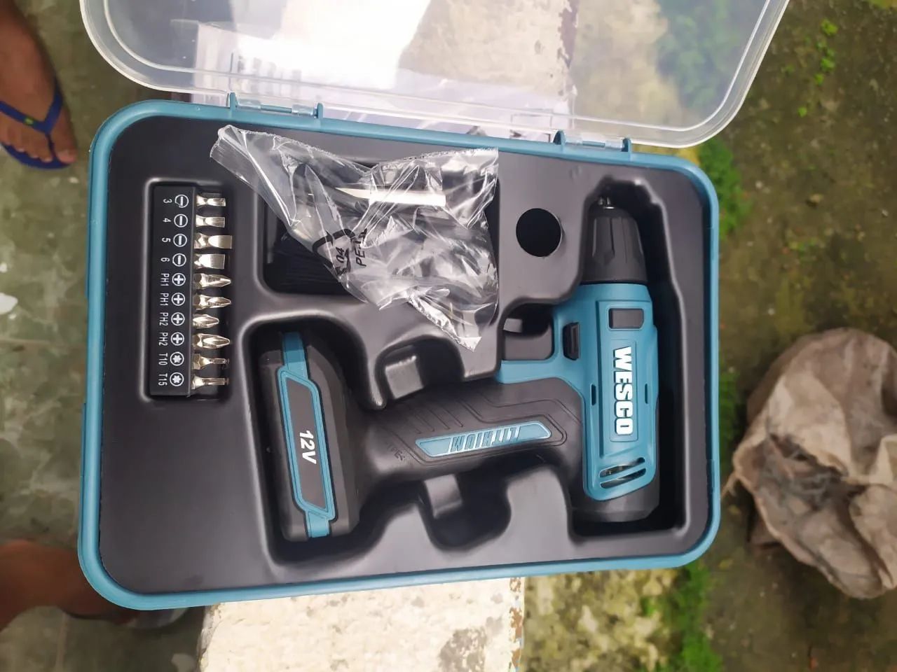 Furadeira e parafusadeira 64573484857475123