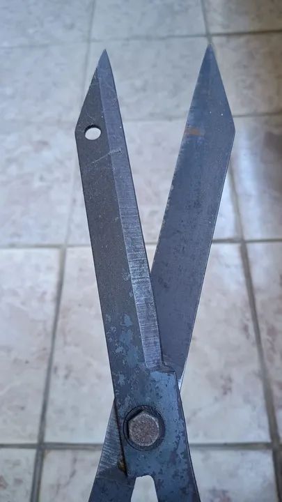 Tesourão de Poda para Jardineiro com Cabo de Madeira, 48 cm - Usada - Foto 2