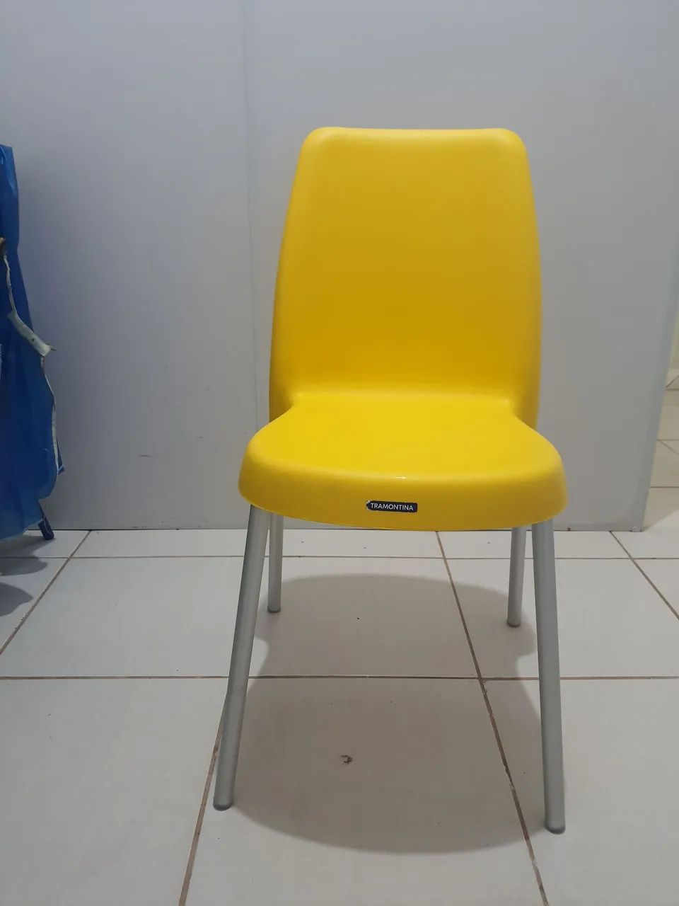 Cadeira de Escritório -  Plástico Amarela - Foto 2