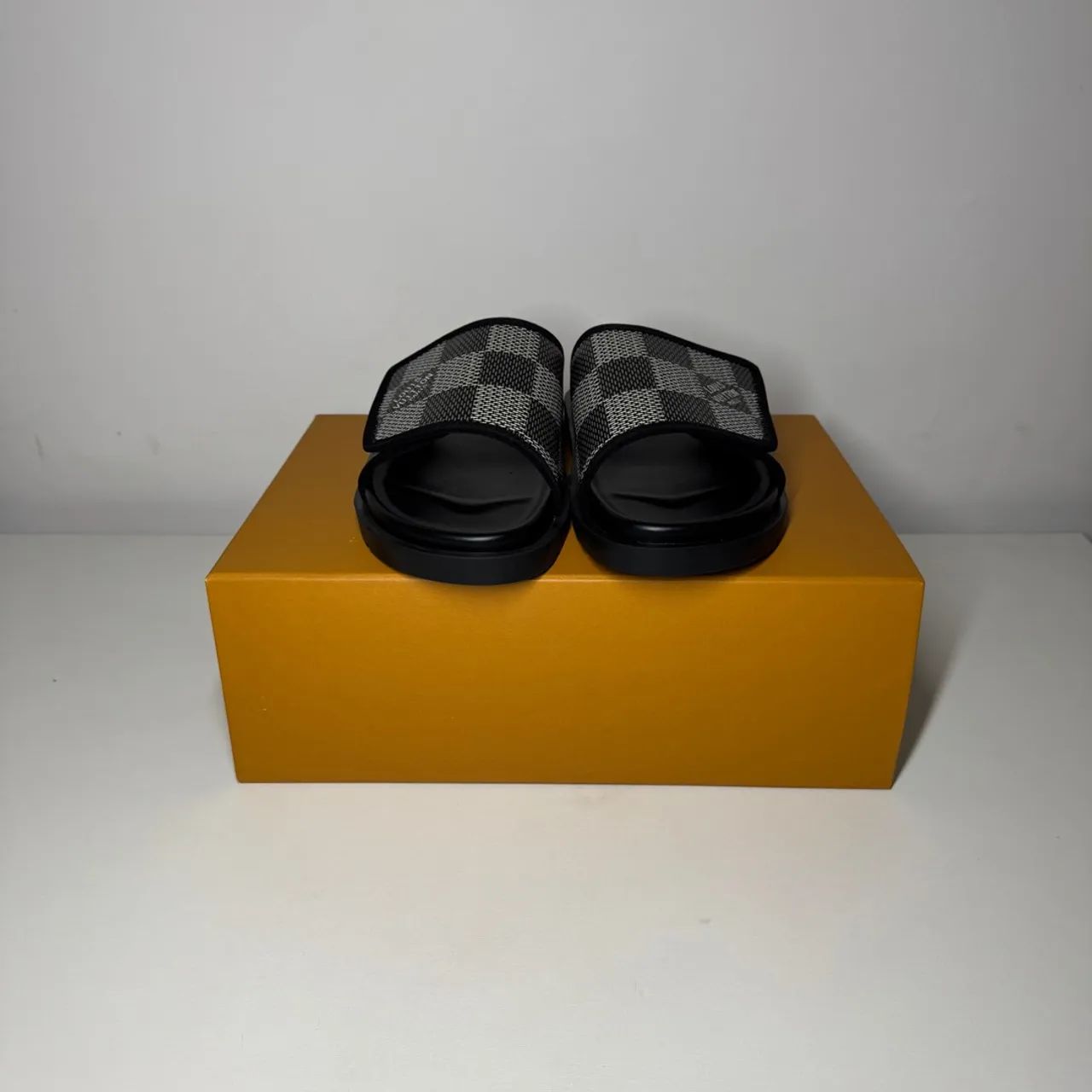 Chinelo Louis Vuitton - Foto 2