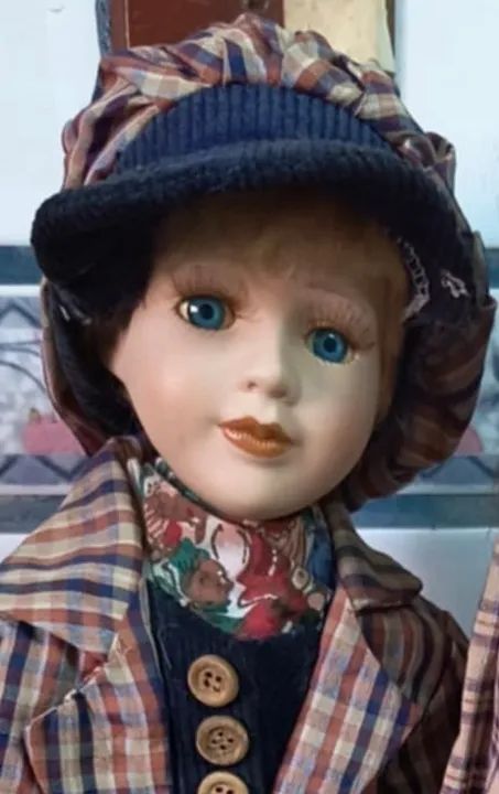 Dois bonecos de porcelana - menina e menino - Foto 3