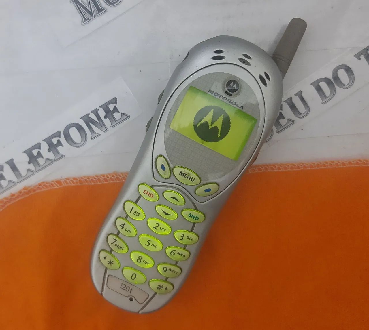 Motorola 120T celular antigo RELIQUIA coleção 