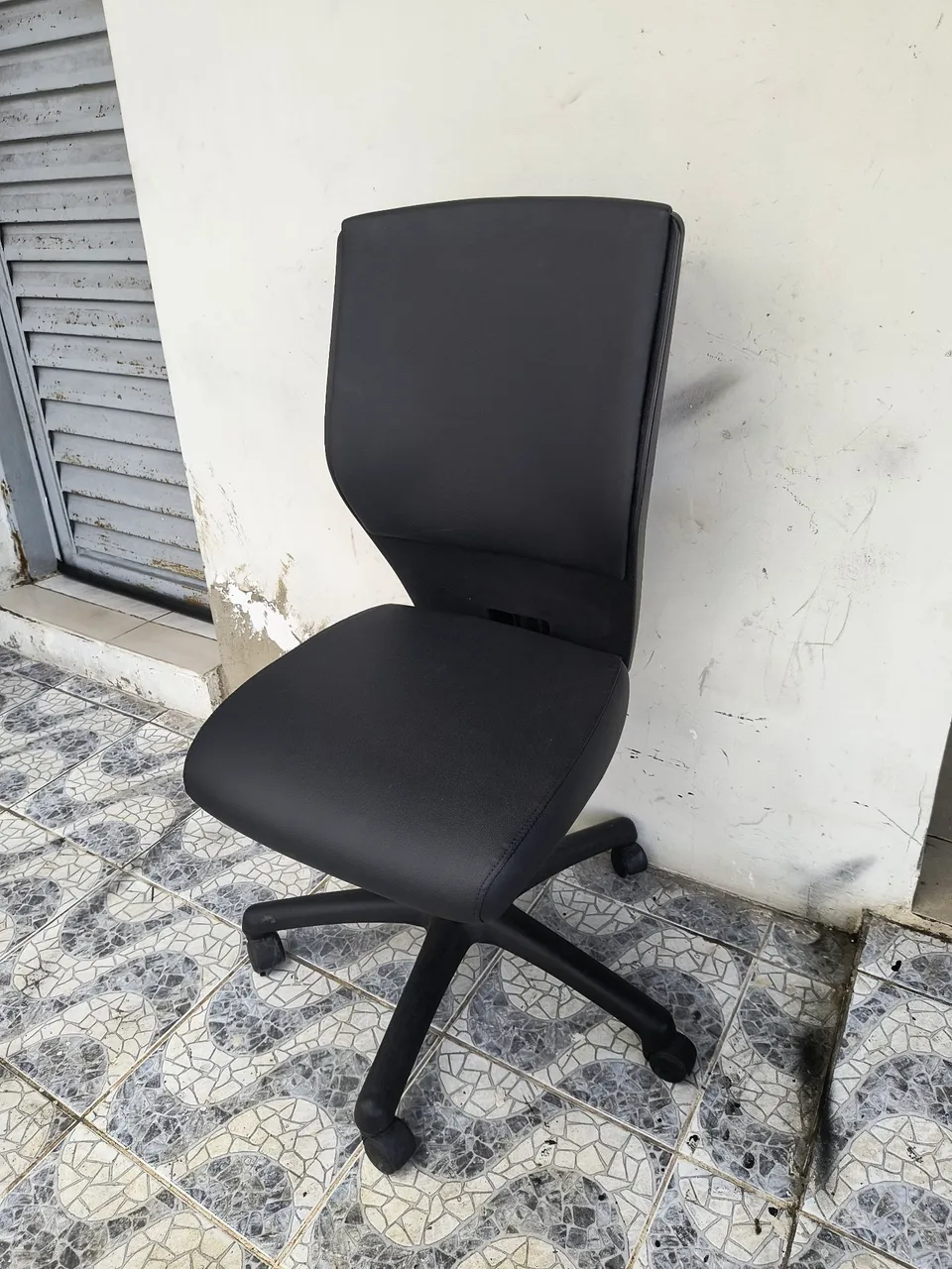 Cadeira de Escritório Giratória Preta