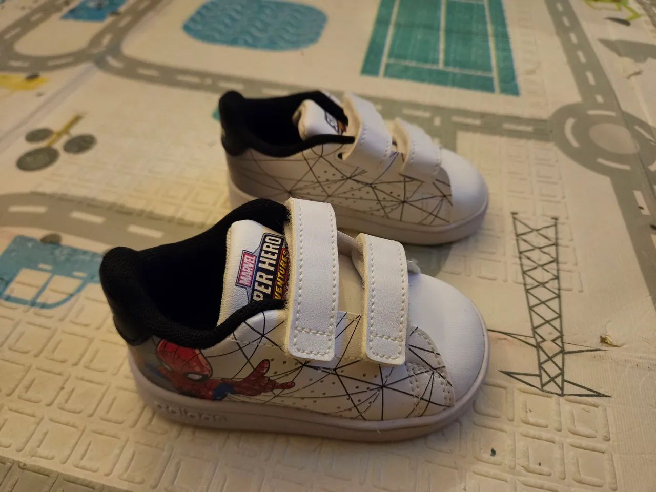 Tênis Infantil Adidas Tam. 18 pouquíssimo uso