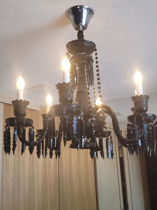 Lustre de Cristal Preto Luxuoso
