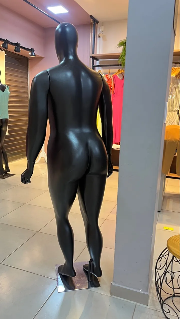 Manequim Plus Size Preto