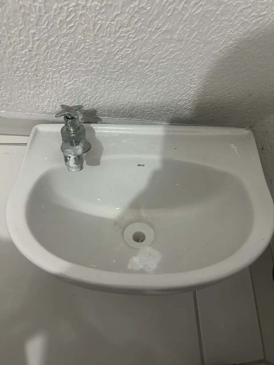 Pia deca com torneira 