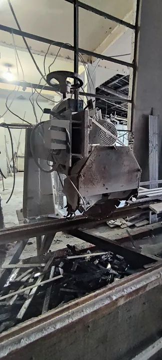 BANCADA COM MÁQUINA DE GRANITO TRIFÁSICO  - Foto 2