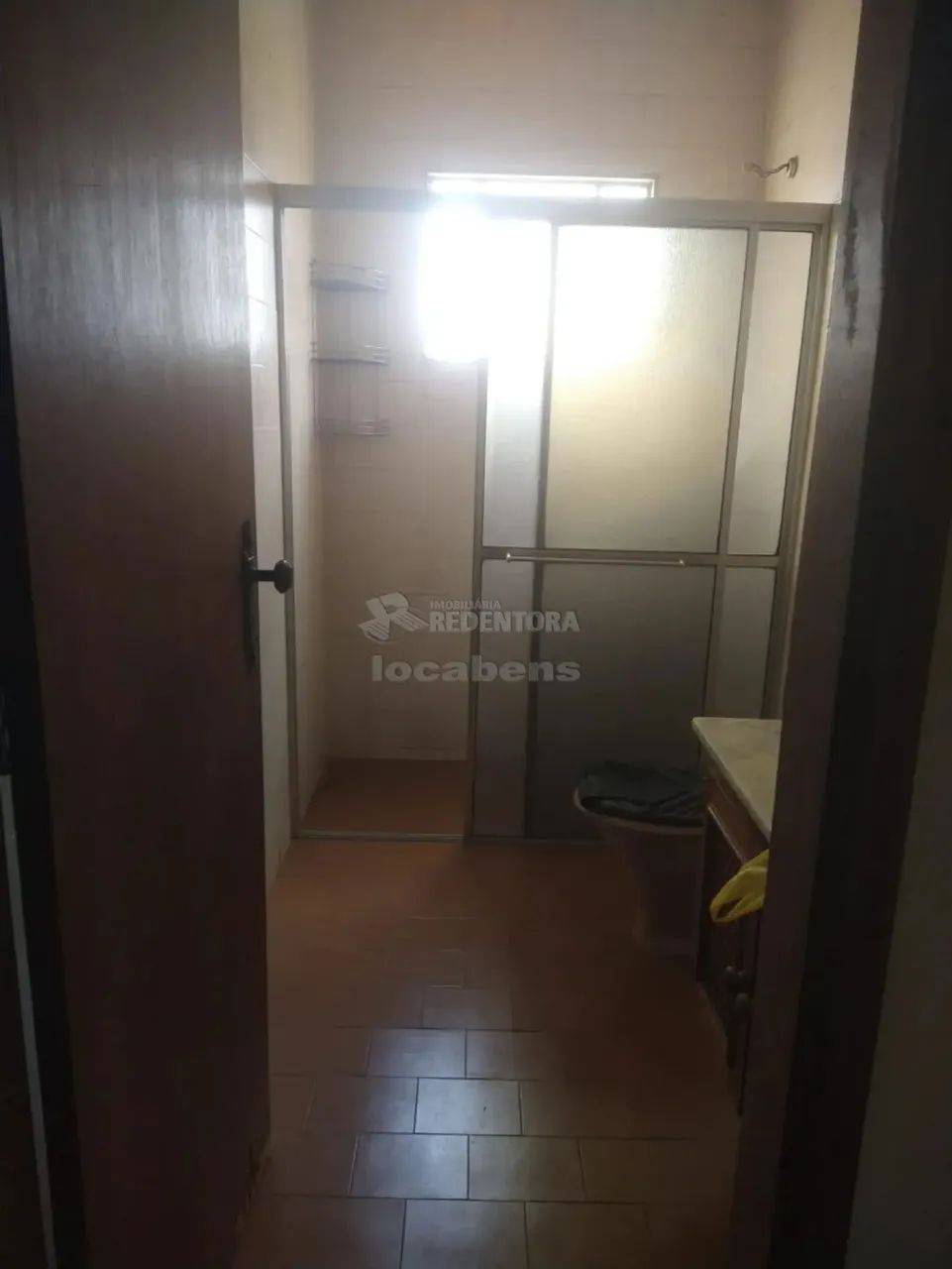 Casa localizada no Jardim Aeroporto com 03 dormitórios e 04 vagas de garagem. - Foto 4
