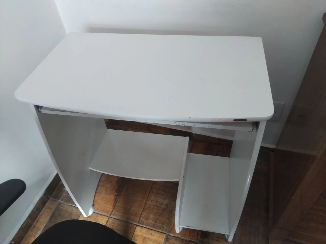 Mesa de Escritório Branca Compacta