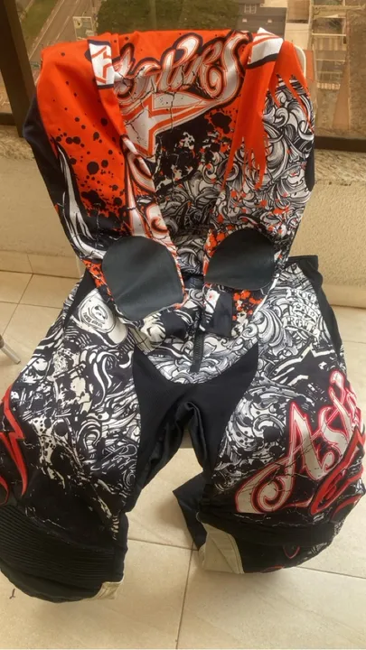 Calça e blusa de Motociclista Asics