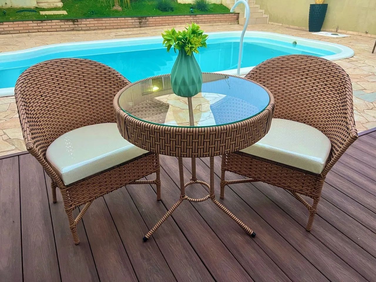 Conjunto de mesa e cadeiras para área externa