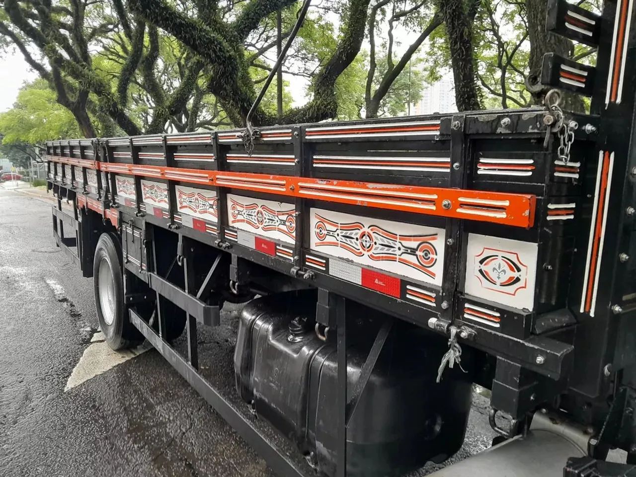 Vendo Caminhão Carroceria 2014 - Foto 3