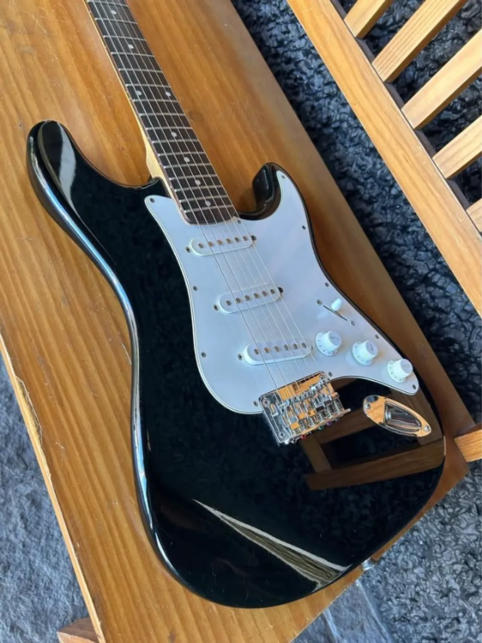 Squier Stratocaster インドネシア 2013年製