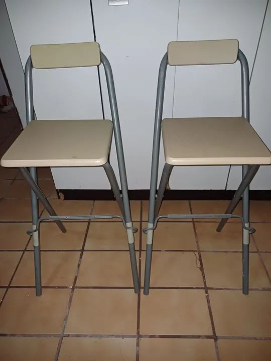 2 Cadeiras Dobráveis - Práticas e Resistentes