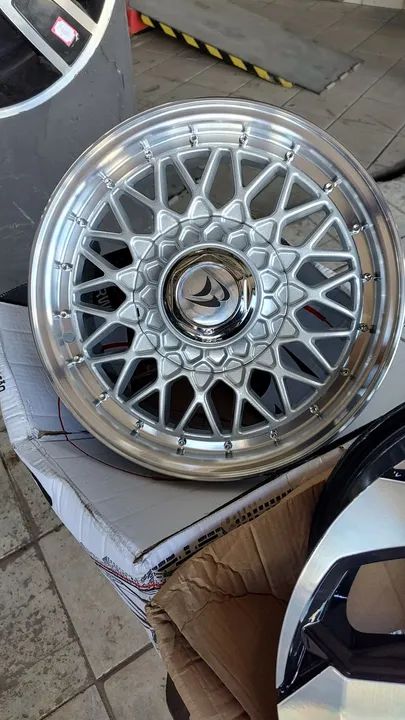 roda bbs aro 15 universal 4 furos<br><br>2.790 - Foto 2
