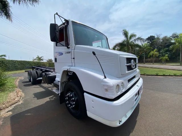 MB L-1620 3 EIXOS