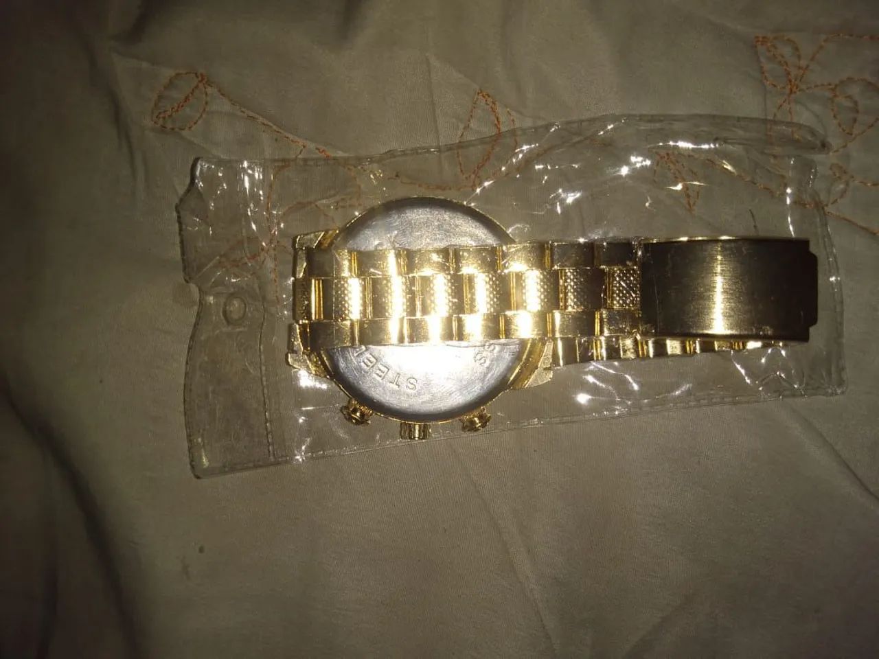 Relógio masculino dourado*novo*! - Foto 2