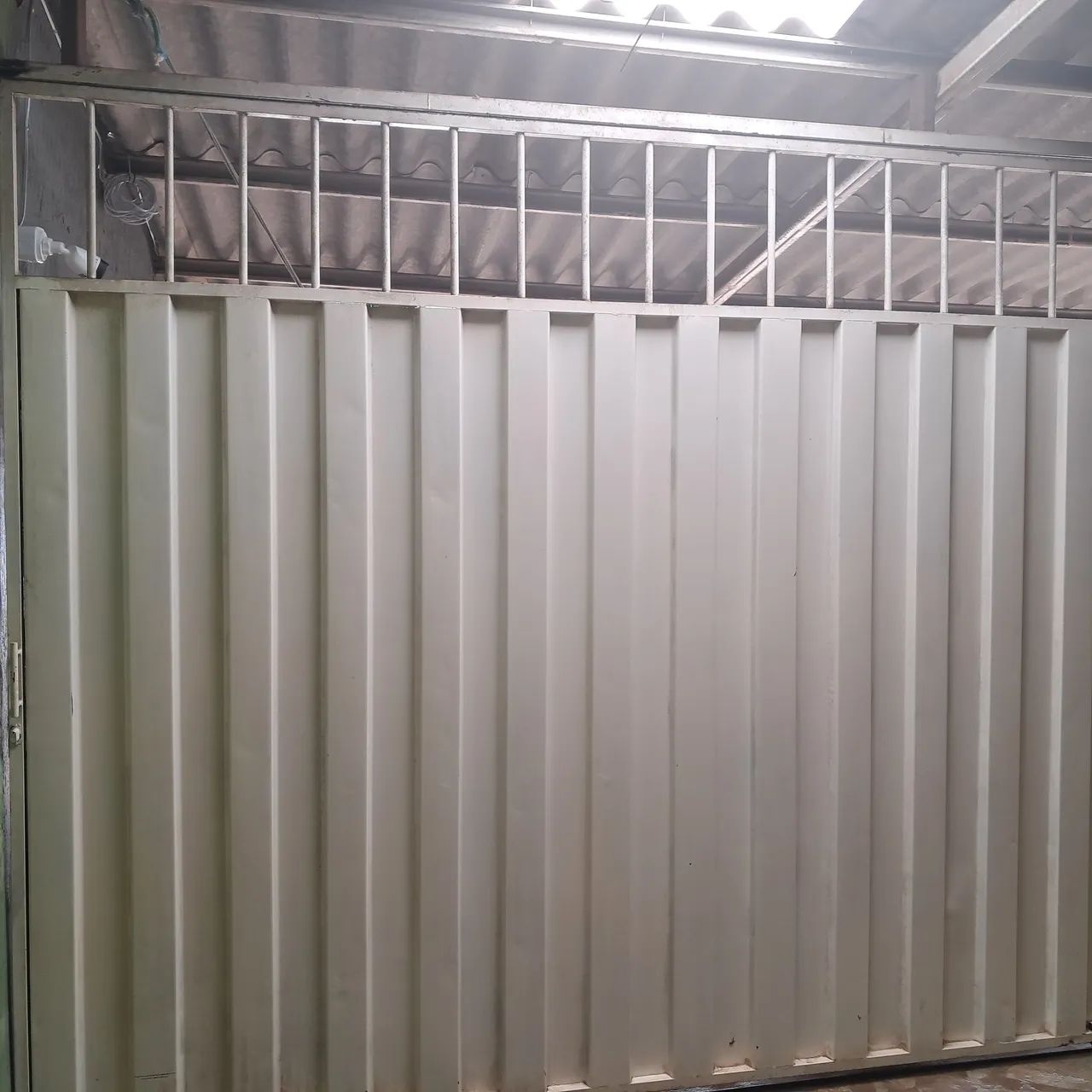 Vendo os 2 portões de 3.55 x 2.50 cada, em ótimo estado. - Foto 5