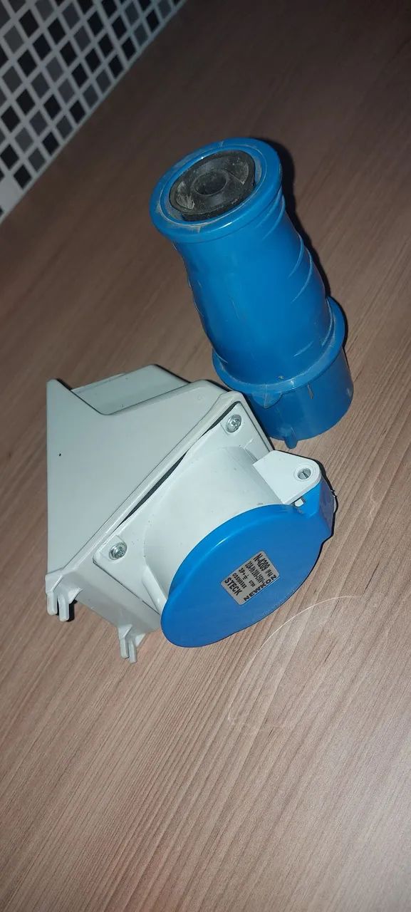 Tomada e plug industrial  - Foto 4