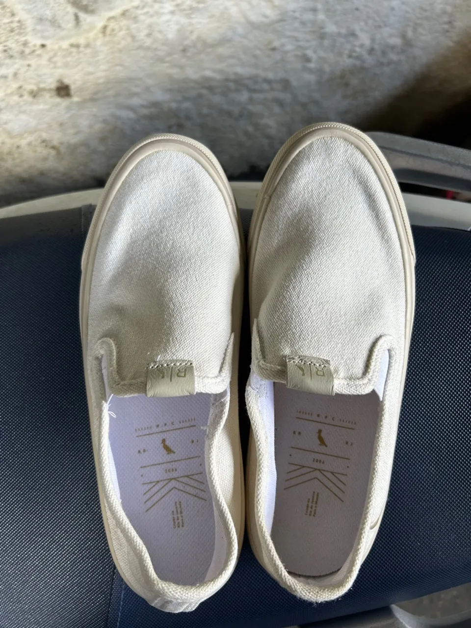 Tênis Slip On Bege - Novo e Confortável