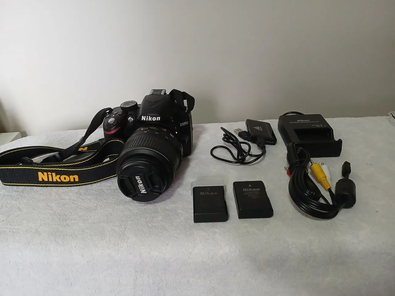 Câmera DSLR Nikon D3200 - Ótima para iniciantes!