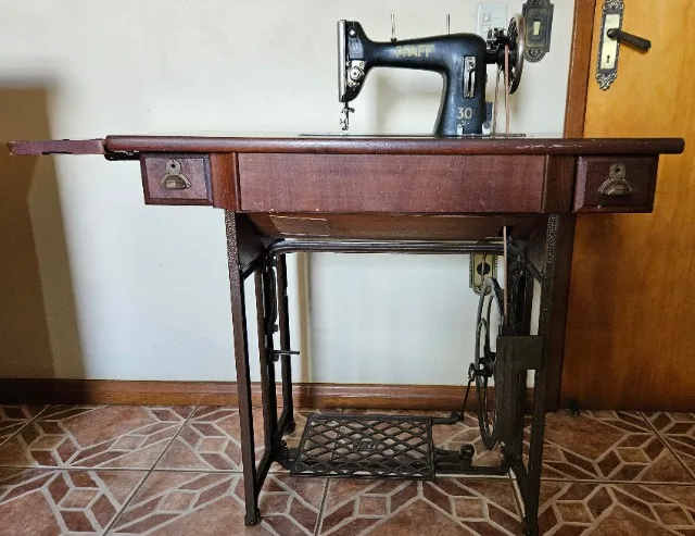 Relíquia máquina de costura Pfaff