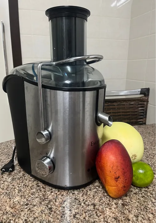 Centrífuga de frutas Excellence - Black & Decker - excelente estado