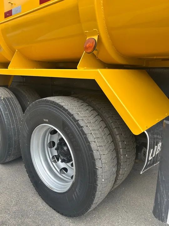 Caminhão Volvo 260 - Caçamba 2020 - Foto 8