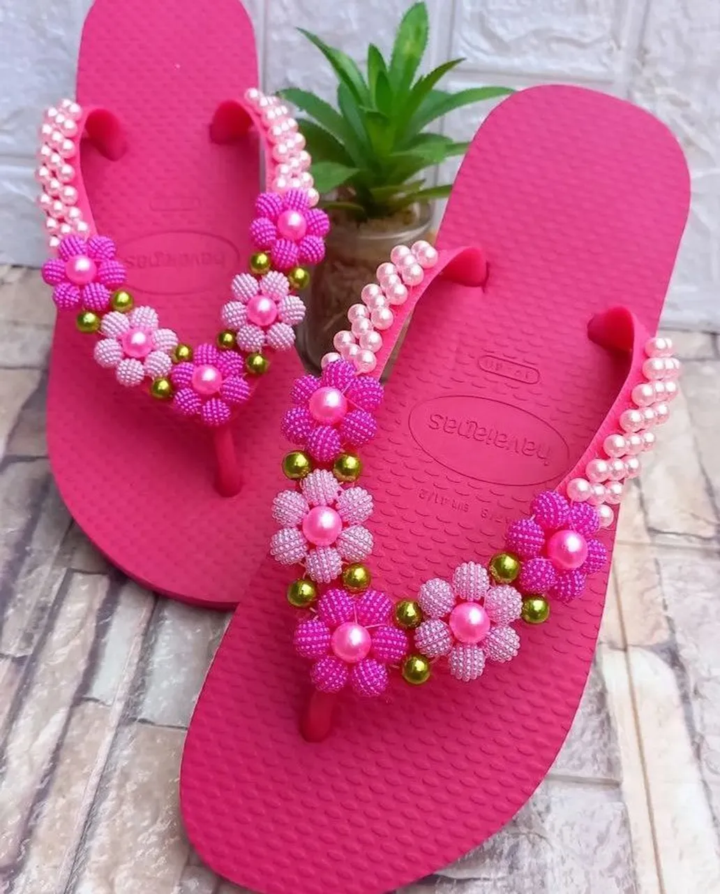 Chinelo Havaianas Customizado com Flores e Pérolas Rosa