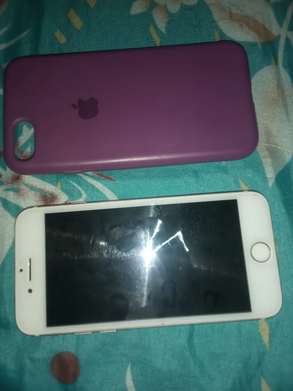 Vende-se iphone 7 pra vender logo acompanha carregado chega no PV tem documento
