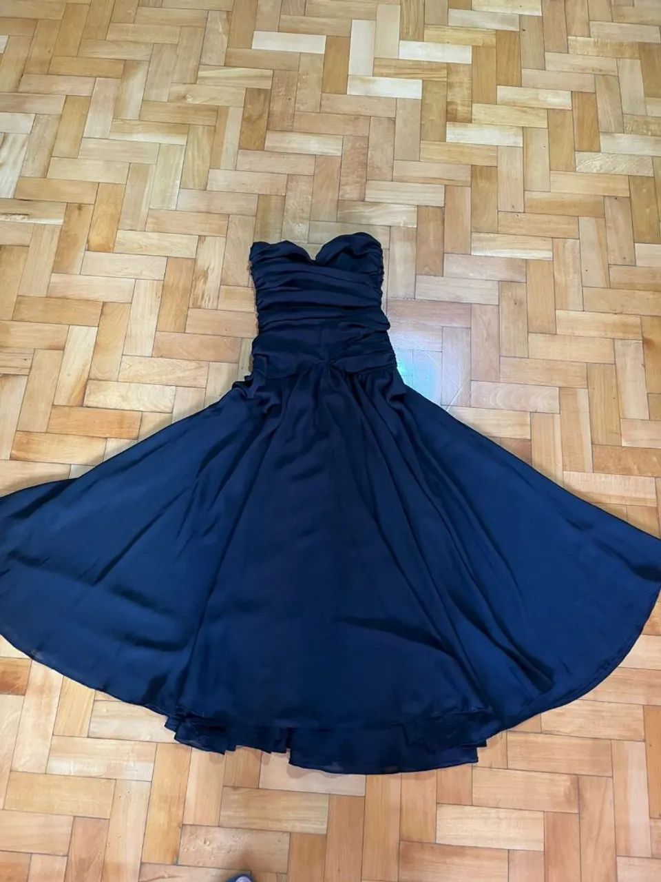 Vestido preto tomara que caia - Foto 4