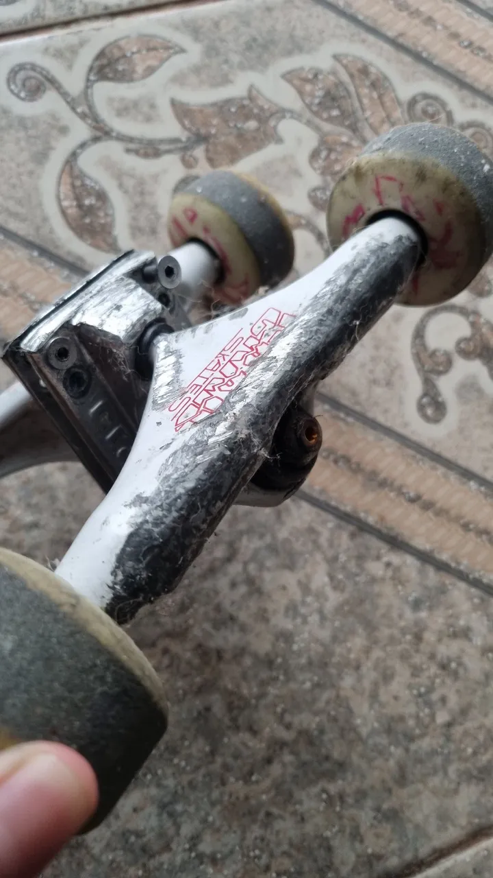Truck crail, roda gringa OJ e rolamento bones