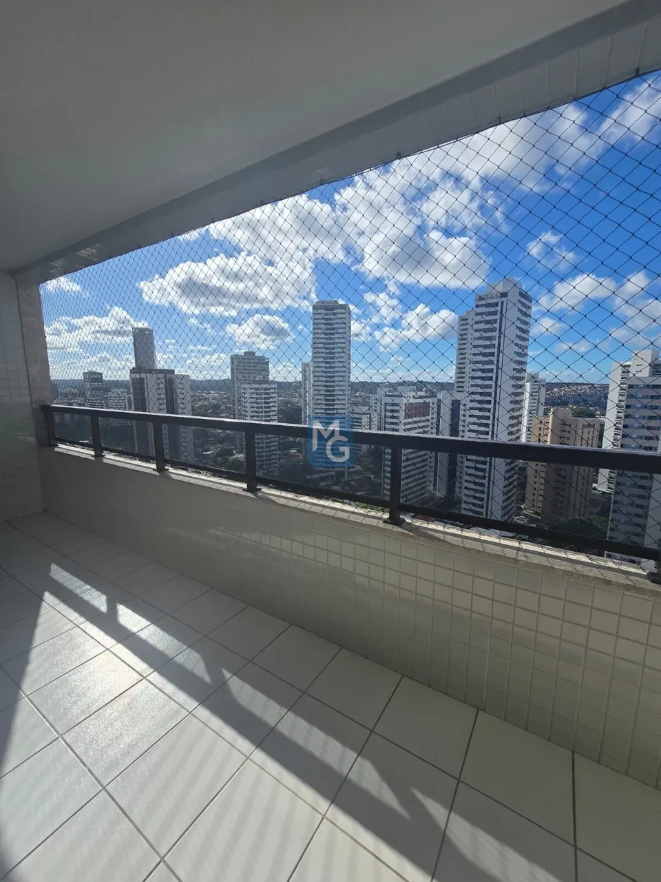 Apartamento para alugar no bairro Casa Forte - Recife/PE