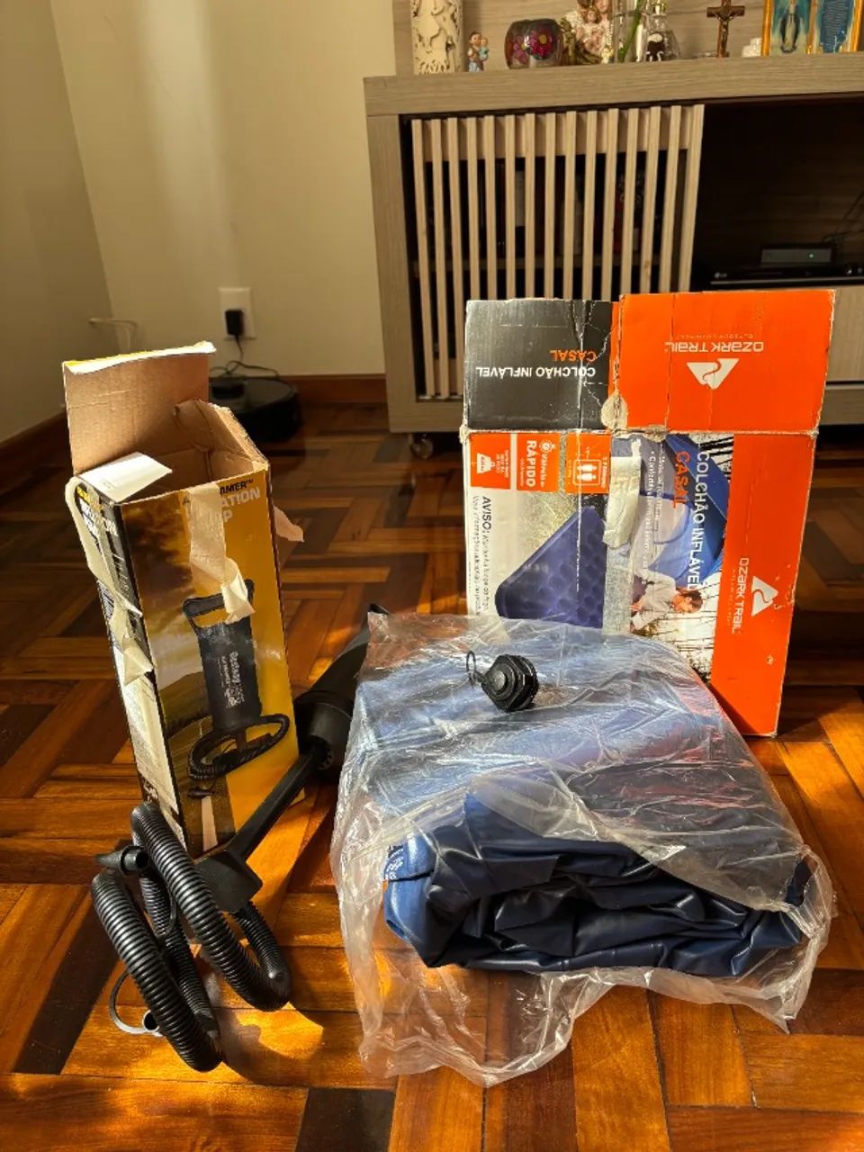 Colchão Inflável Casal Ozark Trail + bomba manual - Foto 2