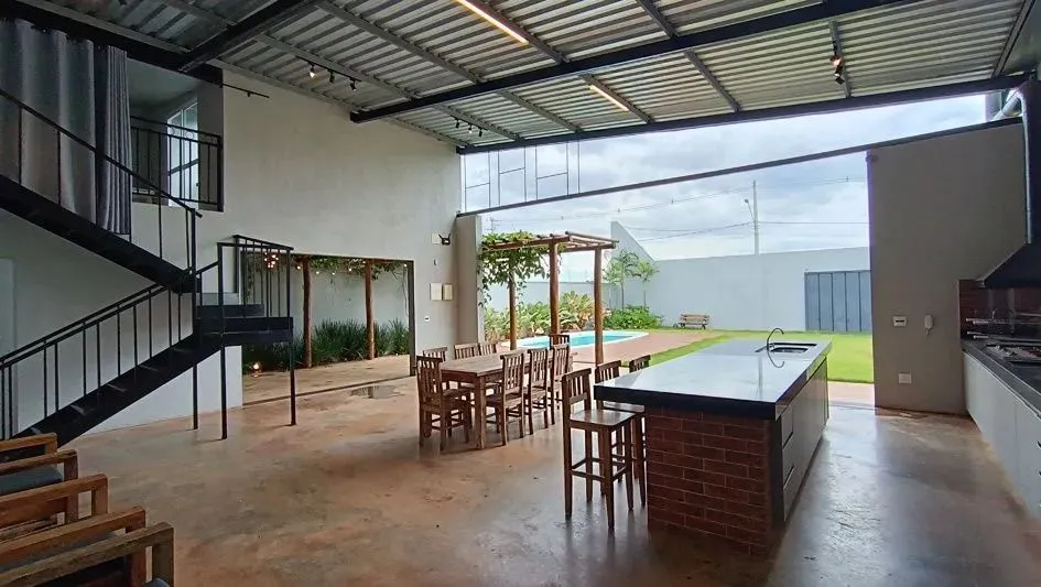 Casa para aluguel possui 140 metros quadrados com 1 quarto