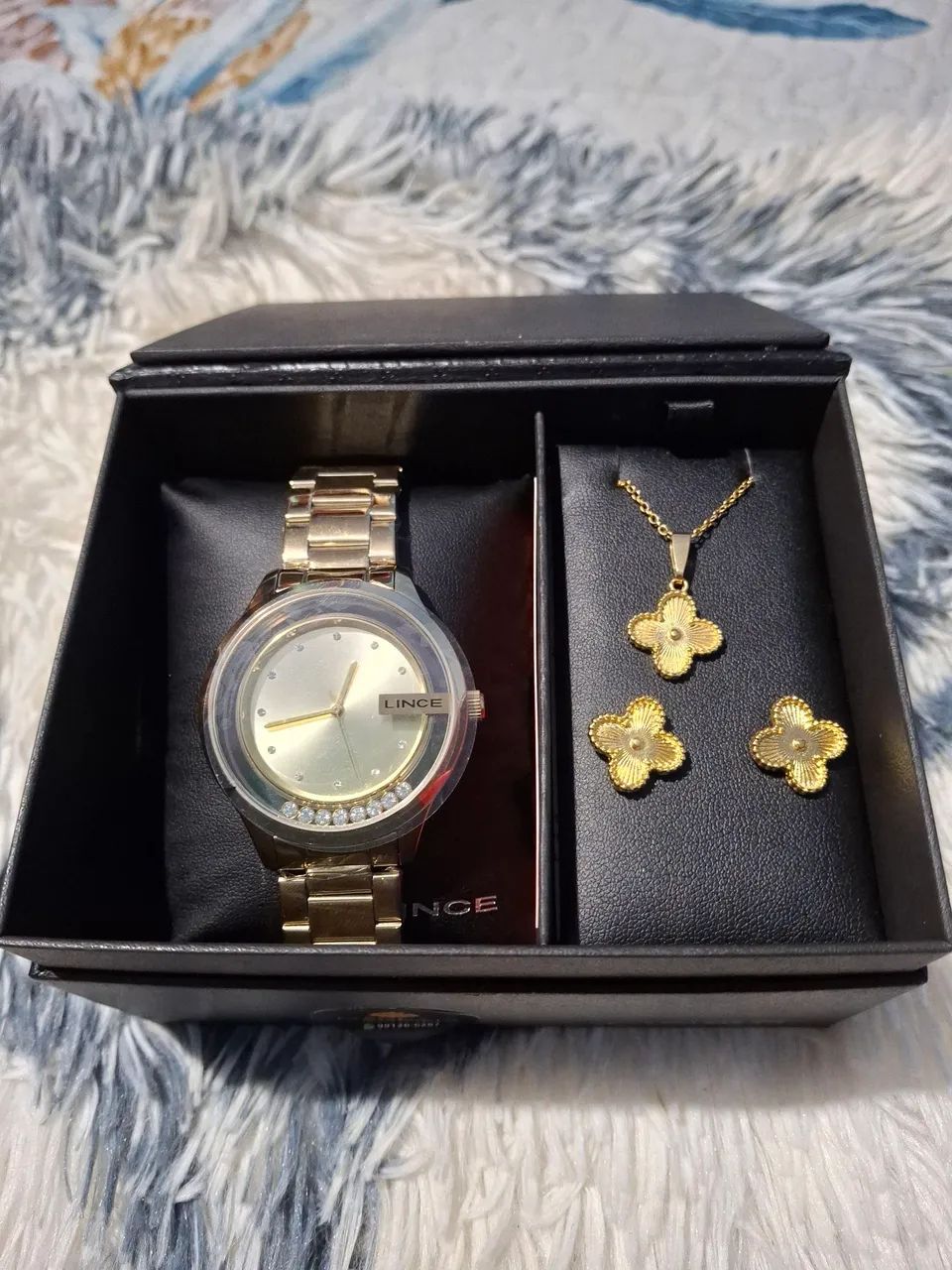 Relógio Feminino Dourado com Pedrarias - Foto 2