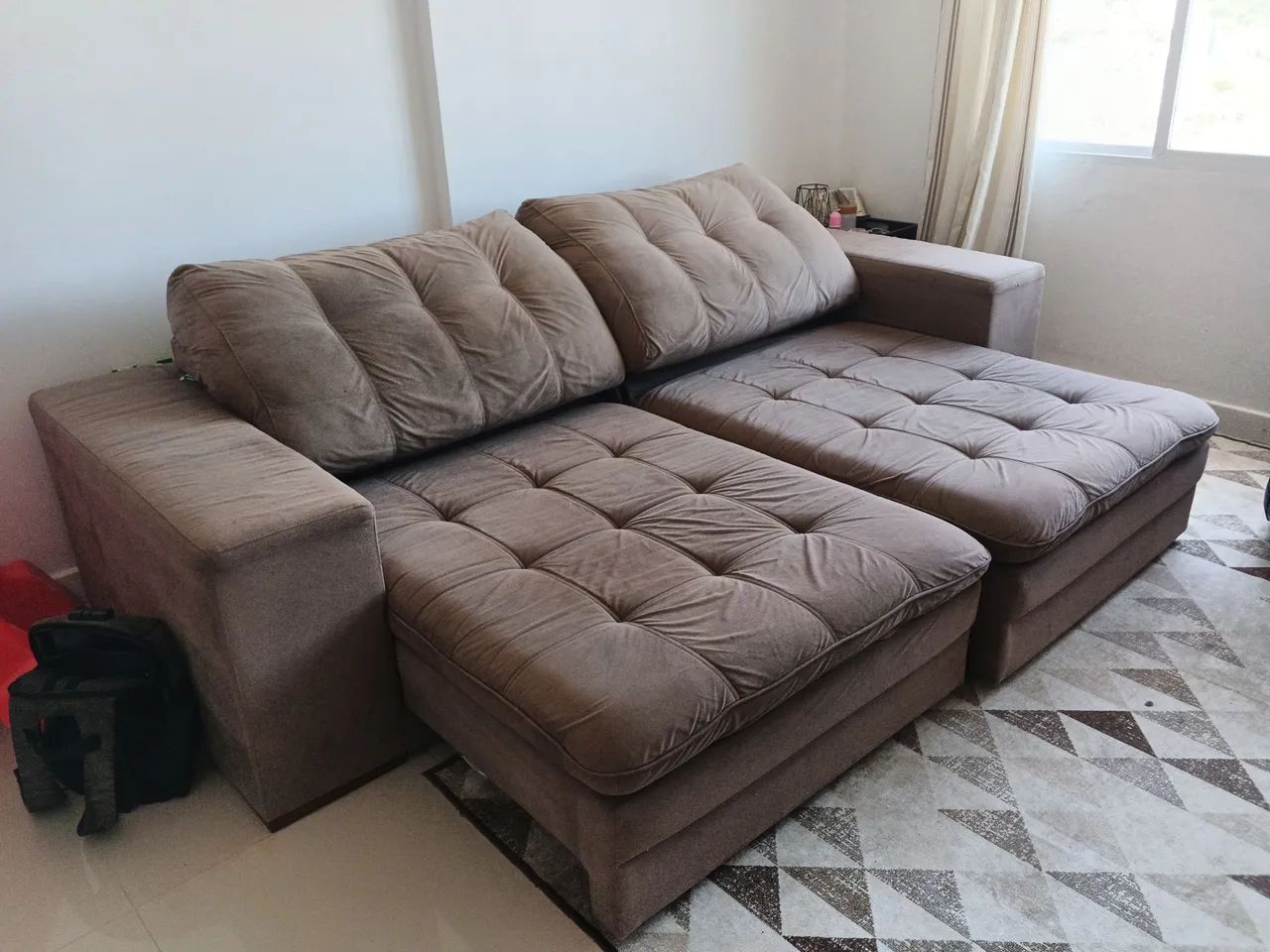 Sofá de 3 Lugares em Suede Bege - Foto 3