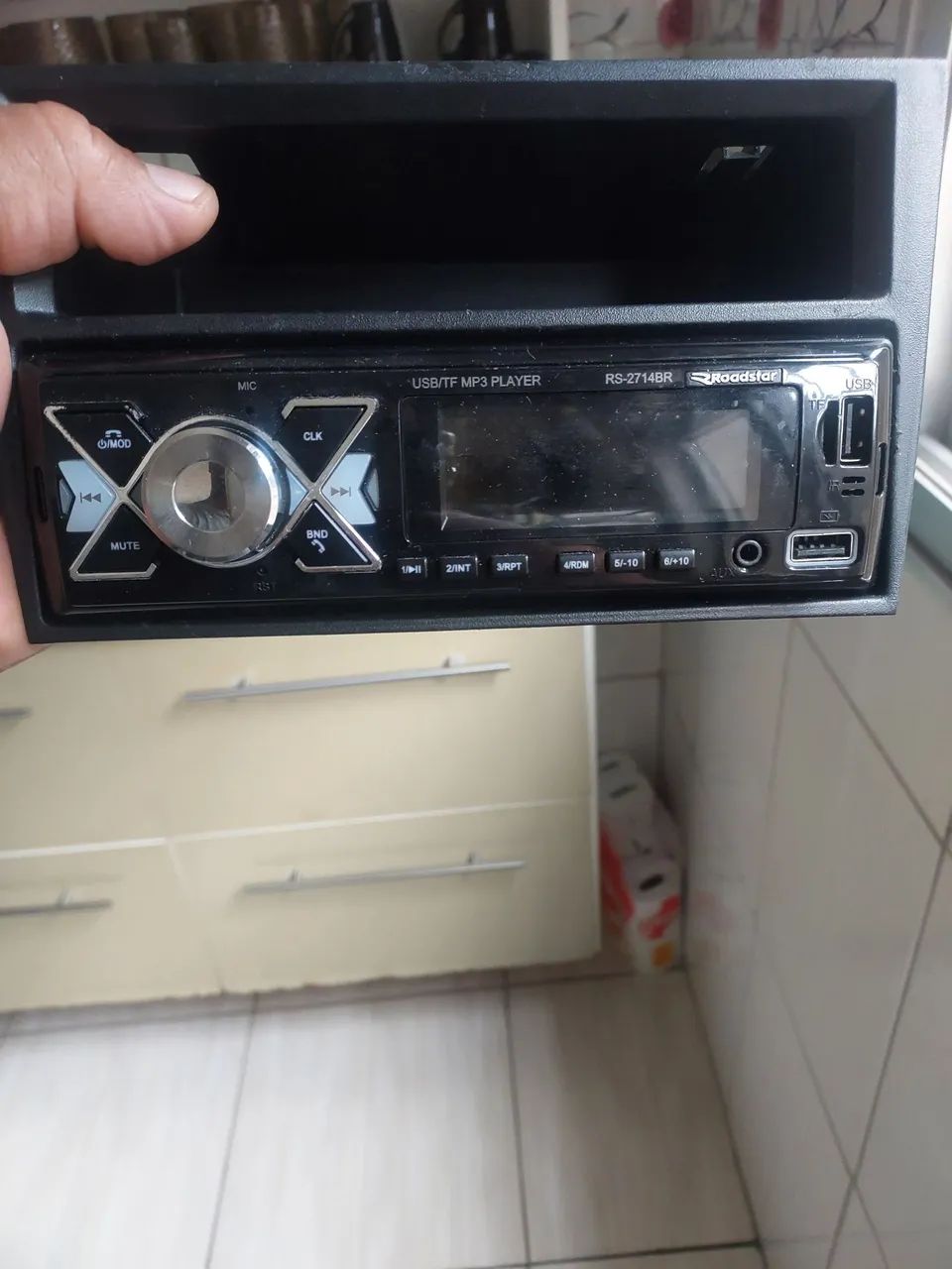 Som Auto Roadstar RS-2714BR USB/TF MP3 Player