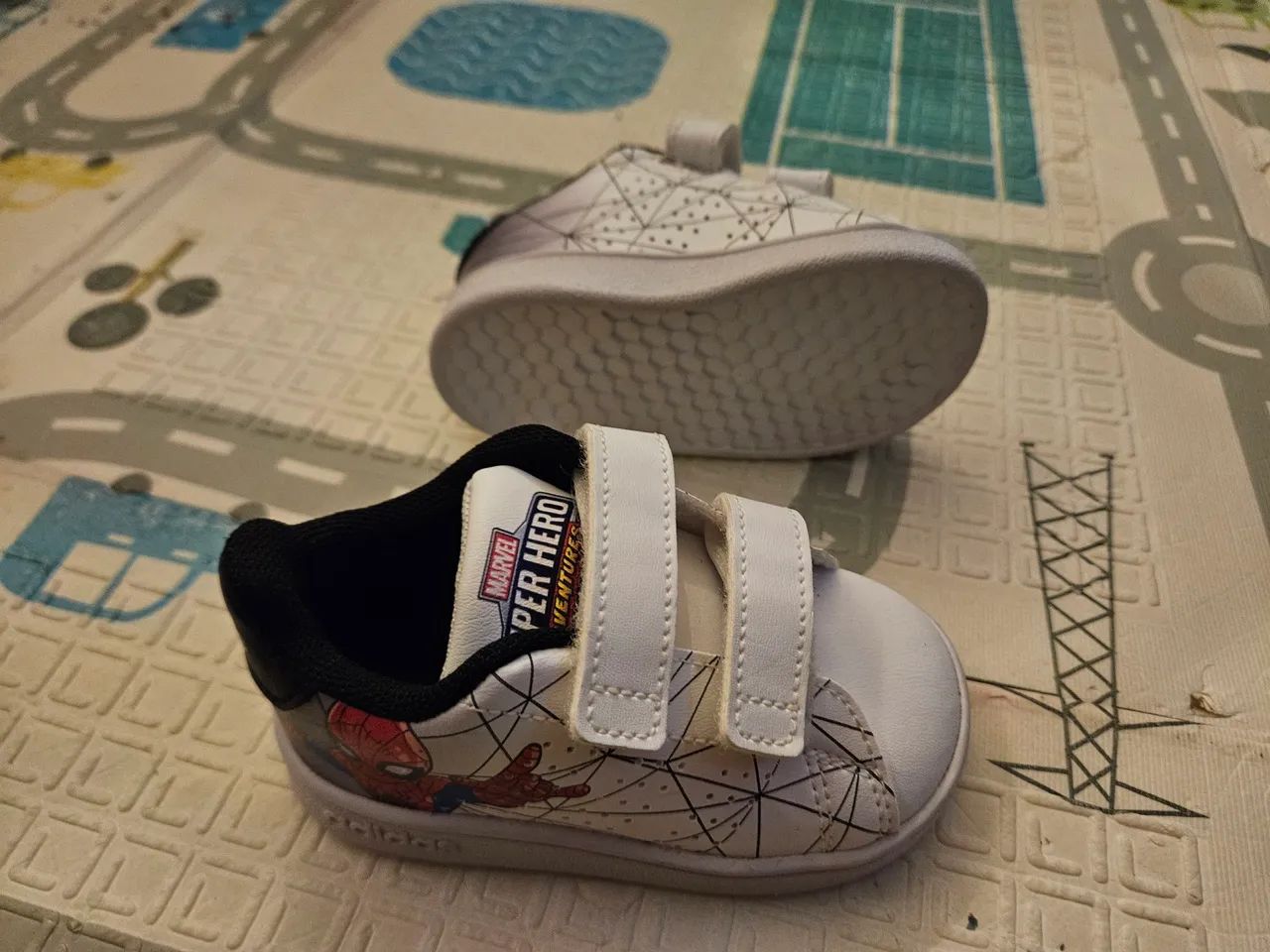 Tênis Infantil Adidas Tam. 18 pouquíssimo uso - Foto 2