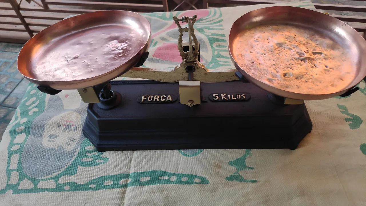 Balança Antiga marca Força anos 70 - 5 Kilos tamanho médio