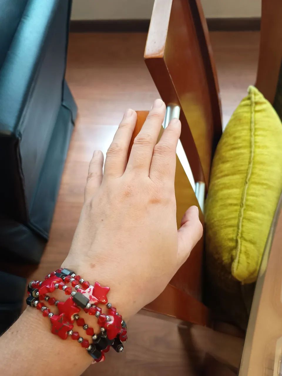 Colar de Estrelas Vermelhas e também pulseira - Foto 3