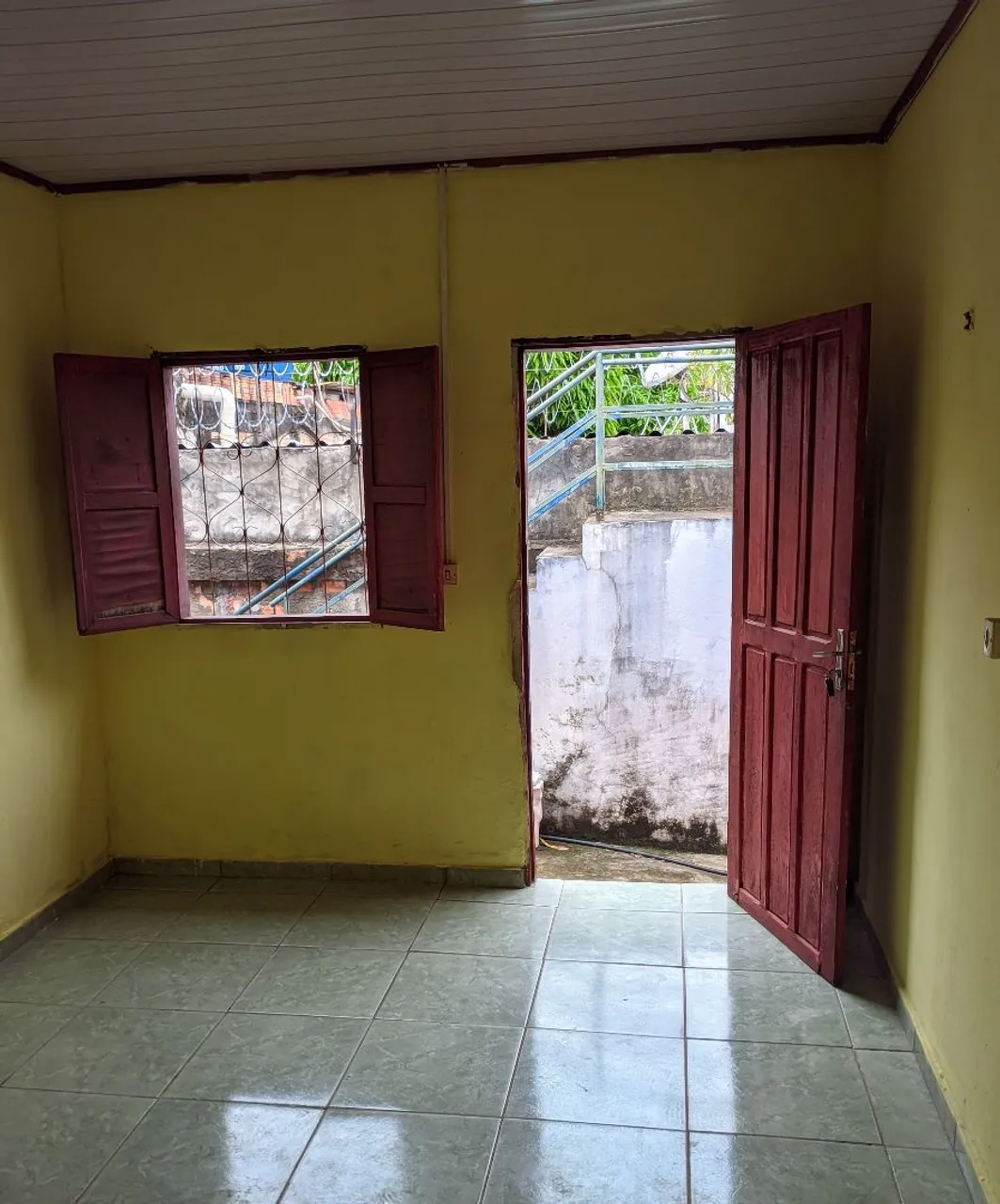 Aluga-se kitnet/quarto para solteiro
