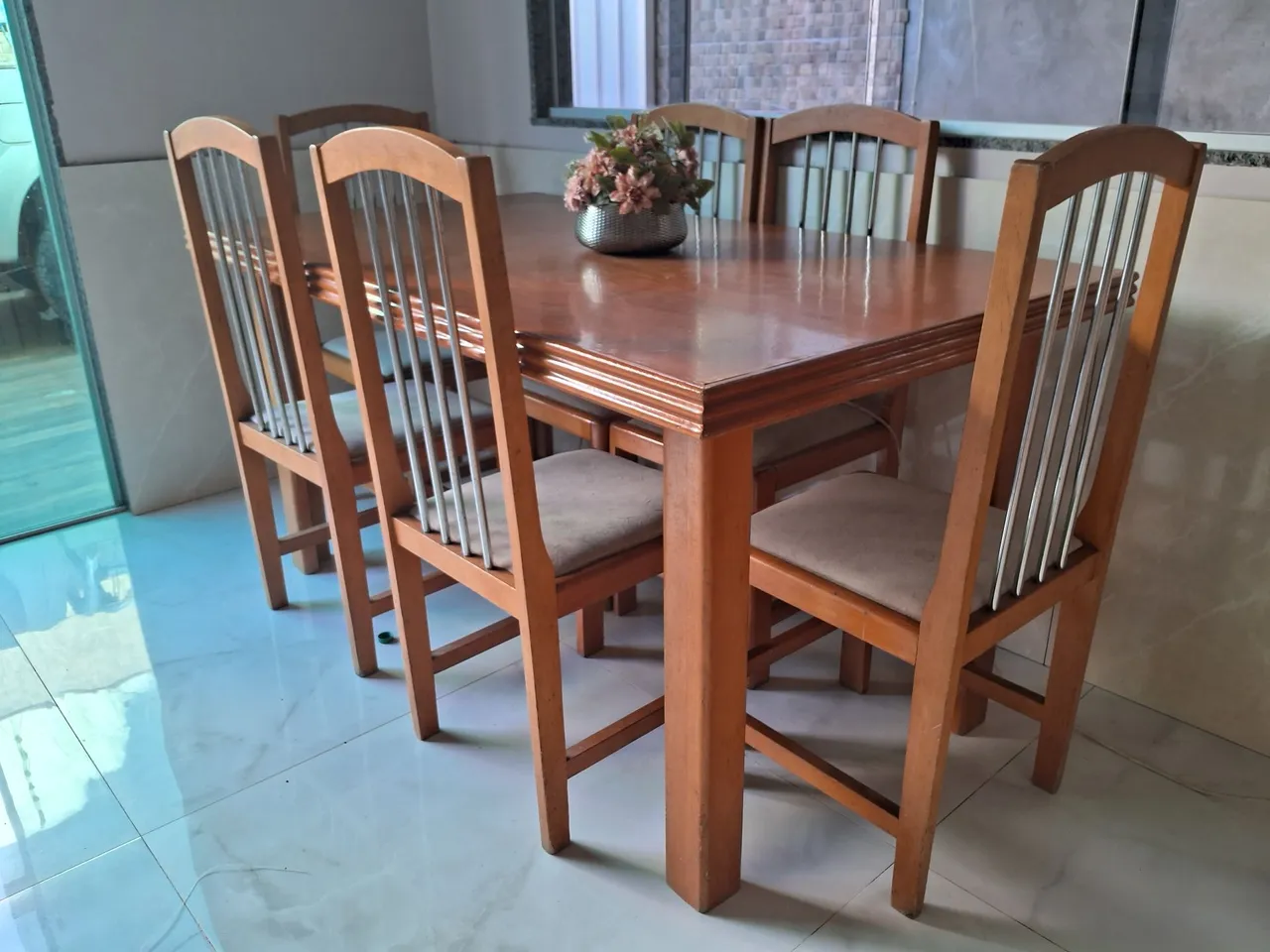 Mesa de Jantar com 6 Cadeiras
