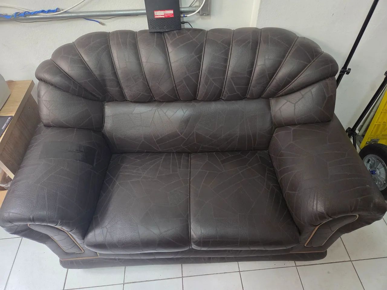 Sofá de couro 2 lugares aceito ofertas - Foto 3